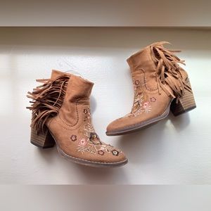 GC Shoes Tab Brown Floral Embroidered Roscoe Western Fringe Bootie Boots…